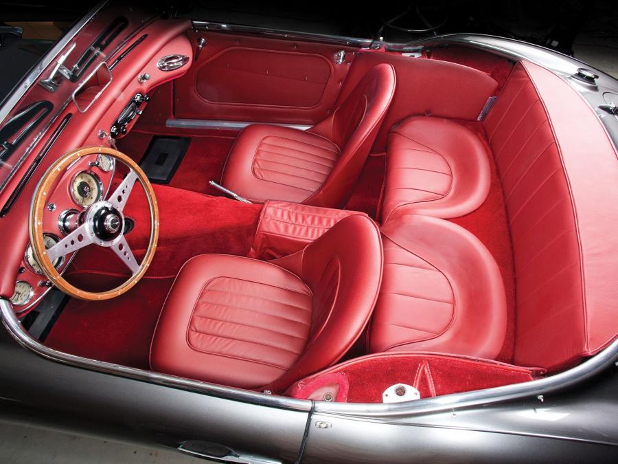 Интерьер Austin-Healey 3000 BT7 (Mk I) 1959 года  (фото 4 из 39)